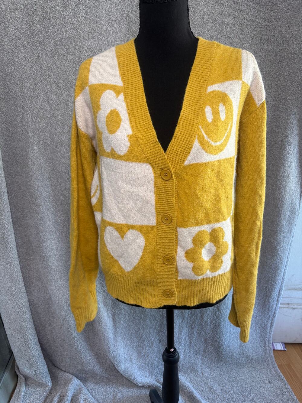 Witty Fox Smiley Flower Cardigan XL Mustard Retro Kidcore